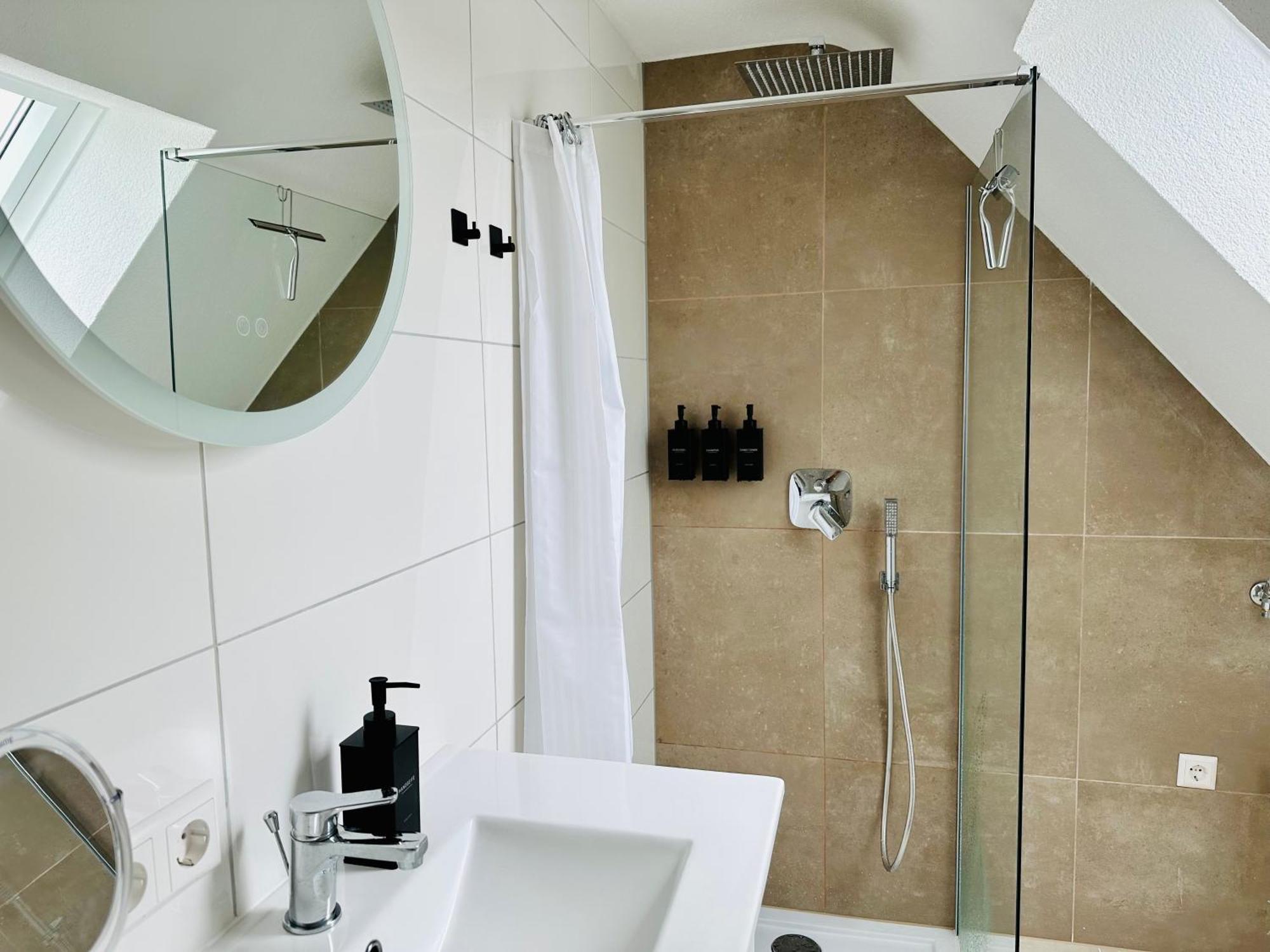 Bergblick-Apartment Istayunixi Seenaehe-Workspace-Netflix I Keine Monteure ฟรีดริชส์ฮาเฟน ภายนอก รูปภาพ